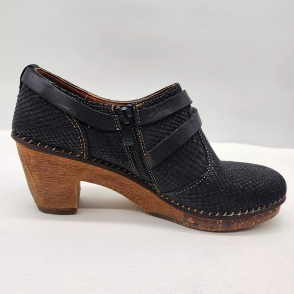 Art Amsterdam Black Leather Women Size 39 Clog Shootie Reptile Textured - Picture 5 of 15
